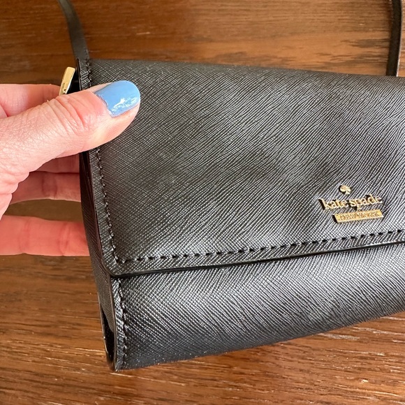 Small Kate Spade Crossbody purse - Picture 4 of 5